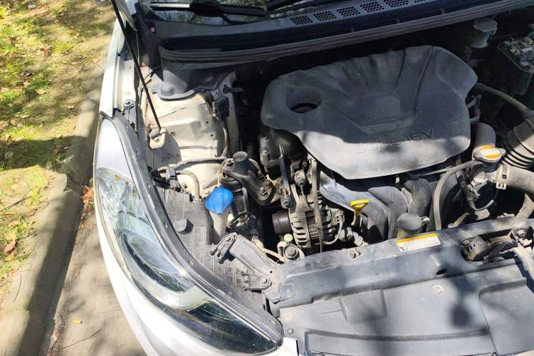 Used Hyundai Elantra (5th Generation / Langdong) 2012 1.6L Manual Leading Model Engine Bay Right