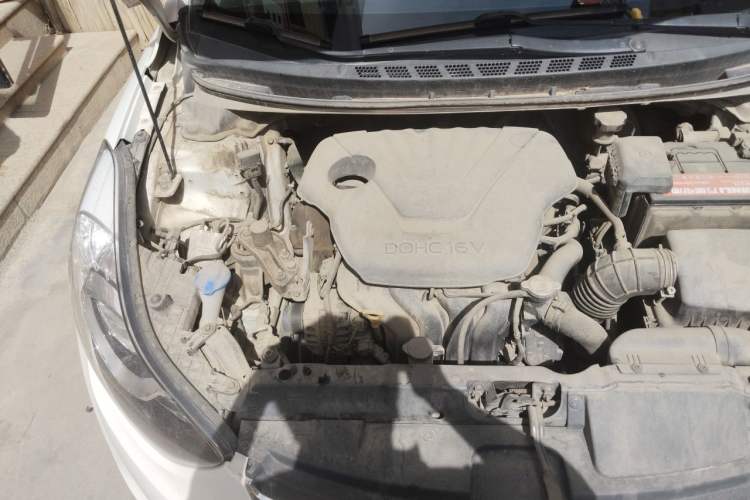 Used Hyundai Elantra (5th Generation / Langdong) 2012 1.6L Automatic Fashion Edition Engine Bay Right
