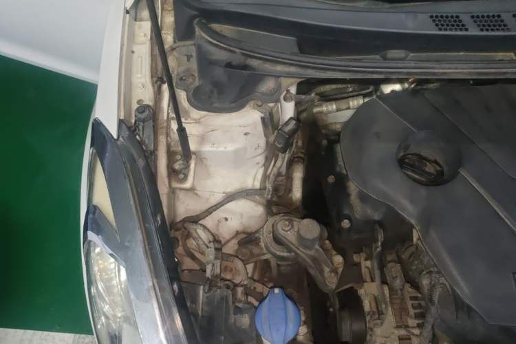 Used Hyundai Elantra (5th Generation / Langdong) 2012 1.6L Automatic Prestige Model Engine Bay Right