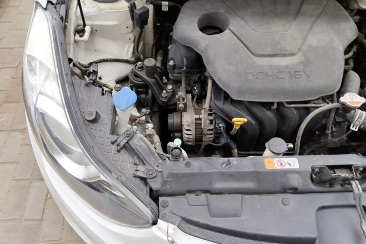 Used Hyundai Elantra (5th Generation / Langdong) 2012 1.6L Manual Leading Model Engine Bay Right