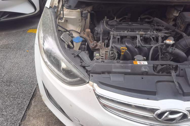 Used Hyundai Elantra (5th Generation / Langdong) 2012 1.6L Manual Leading Model Engine Bay Right