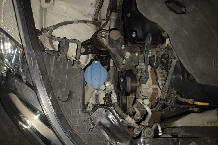 Used Hyundai Elantra (5th Generation / Langdong) 2012 1.6L Automatic Prestige Model Engine Bay Right