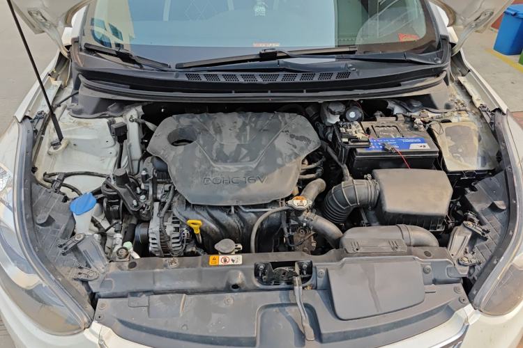 Used Hyundai Elantra (5th Generation / Langdong) 2012 1.6L Manual Fashion Edition Engine Bay