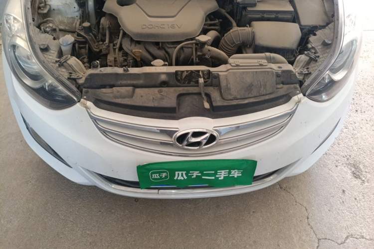 Used Hyundai Elantra (5th Generation / Langdong) 2012 1.6L Automatic Fashion Edition Engine Bay