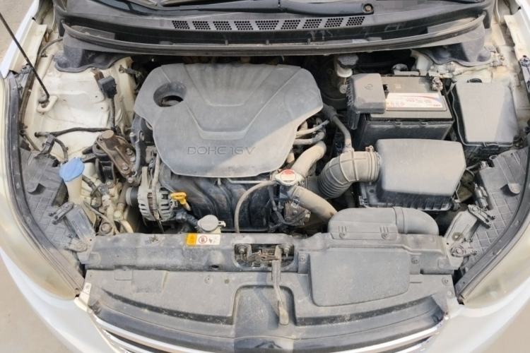 Used Hyundai Elantra (5th Generation / Langdong) 2012 1.6L Manual Leading Model Engine Bay