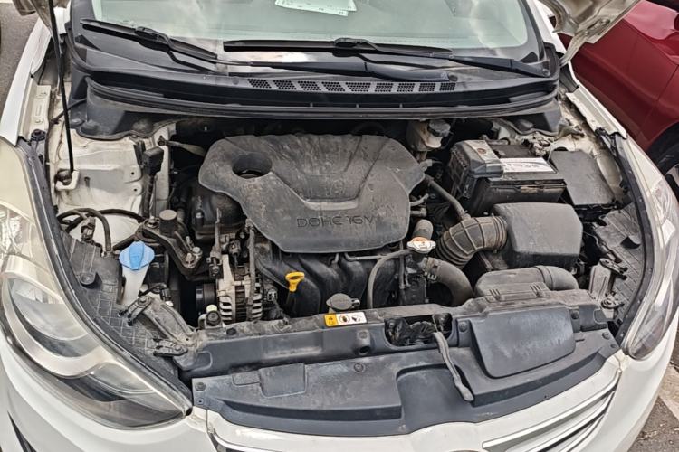 Used Hyundai Elantra (5th Generation / Langdong) 2012 1.6L Automatic Prestige Model Engine Bay