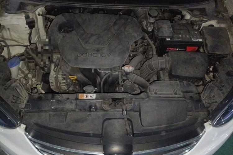 Used Hyundai Elantra (5th Generation / Langdong) 2012 1.6L Automatic Prestige Model Engine Bay