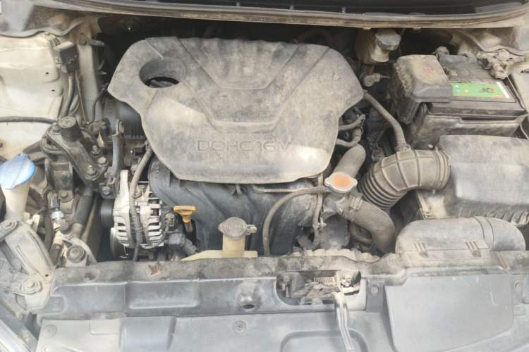 Used Hyundai Elantra (5th Generation / Langdong) 2012 1.6L Automatic Prestige Model Engine Bay