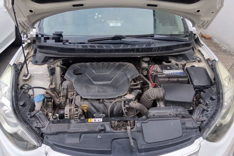 Used Hyundai Elantra (5th Generation / Langdong) 2012 1.6L Manual Leading Model Engine Bay