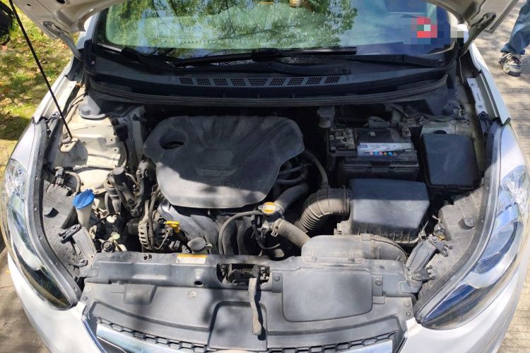Used Hyundai Elantra (5th Generation / Langdong) 2012 1.6L Manual Leading Model Engine Bay