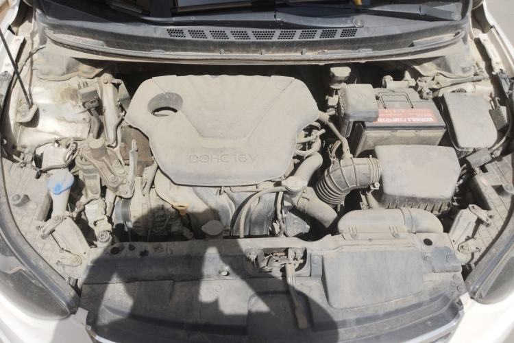 Used Hyundai Elantra (5th Generation / Langdong) 2012 1.6L Automatic Fashion Edition Engine Bay