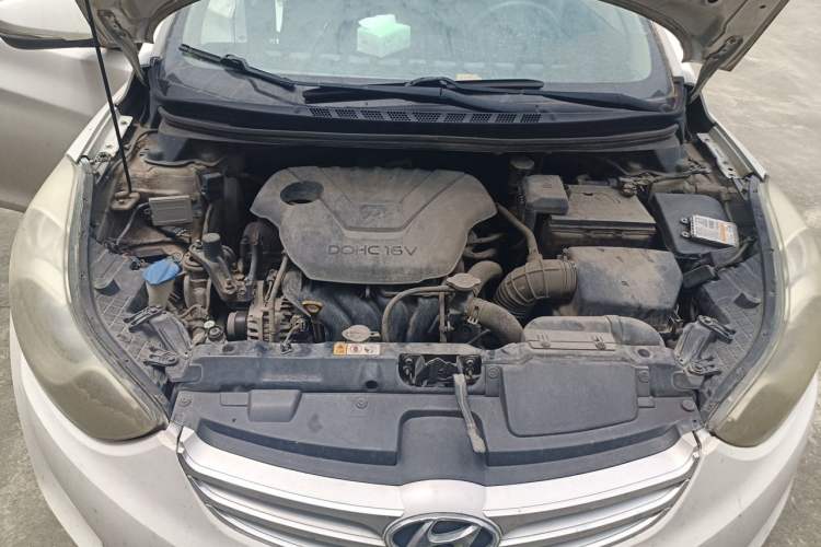 Used Hyundai Elantra (5th Generation / Langdong) 2012 1.6L Manual Leading Model Engine Bay