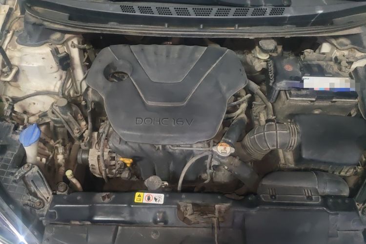 Used Hyundai Elantra (5th Generation / Langdong) 2012 1.6L Automatic Prestige Model Engine Bay