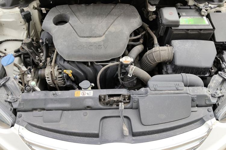 Used Hyundai Elantra (5th Generation / Langdong) 2012 1.6L Manual Leading Model Engine Bay