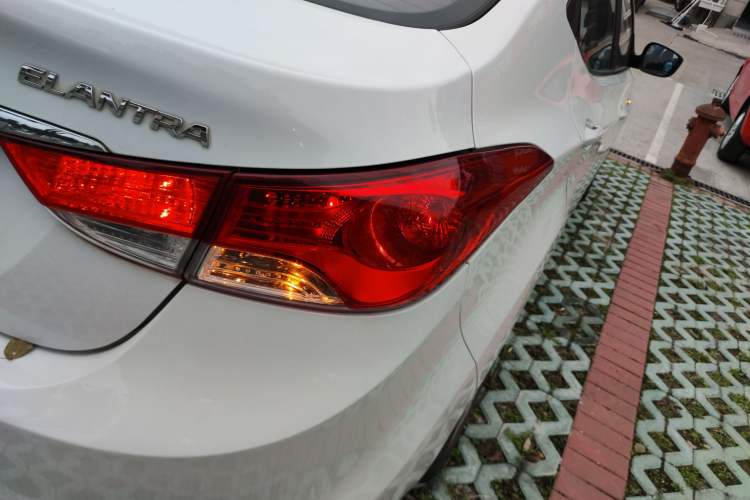 Used Hyundai Elantra (5th Generation / Langdong) 2012 1.6L Manual Fashion Edition Exterior 3