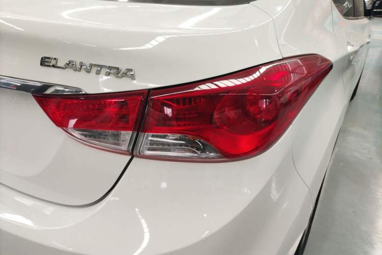 Used Hyundai Elantra (5th Generation / Langdong) 2012 1.6L Automatic Fashion Edition Exterior 3