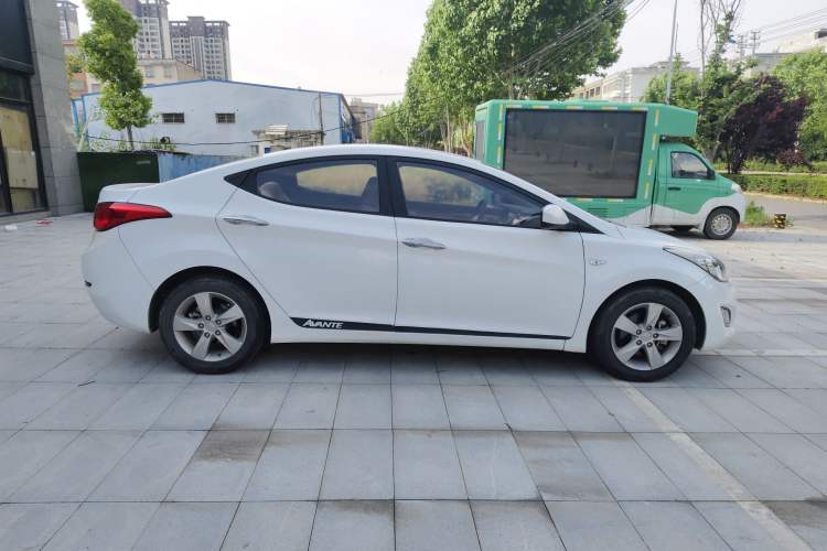 Used Hyundai Elantra (5th Generation / Langdong) 2012 1.6L Automatic Fashion Edition Exterior 3