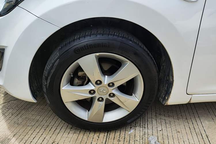 Used Hyundai Elantra (5th Generation / Langdong) 2012 1.6L Automatic Fashion Edition Exterior 4