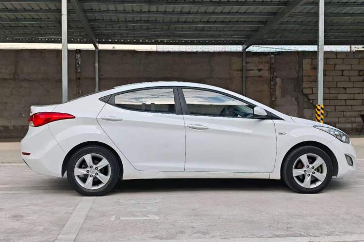 Used Hyundai Elantra (5th Generation / Langdong) 2012 1.6L Automatic Fashion Edition Exterior 4
