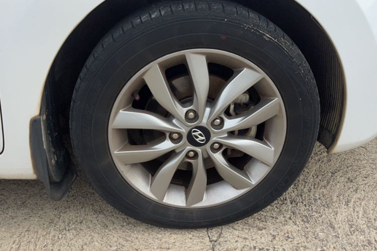 Used Hyundai Elantra (5th Generation / Langdong) 2012 1.6L Automatic Fashion Edition Exterior 4