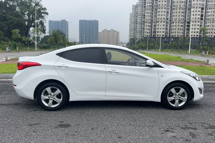 Used Hyundai Elantra (5th Generation / Langdong) 2012 1.6L Automatic Fashion Edition Exterior 4
