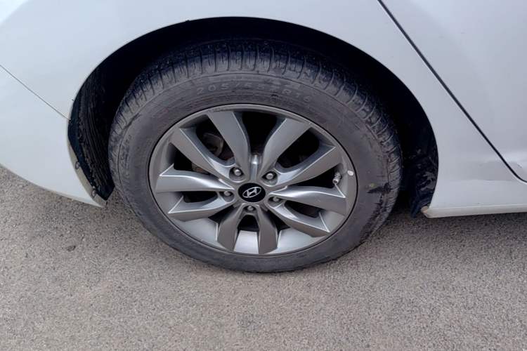 Used Hyundai Elantra (5th Generation / Langdong) 2012 1.6L Manual Leading Model Exterior 5