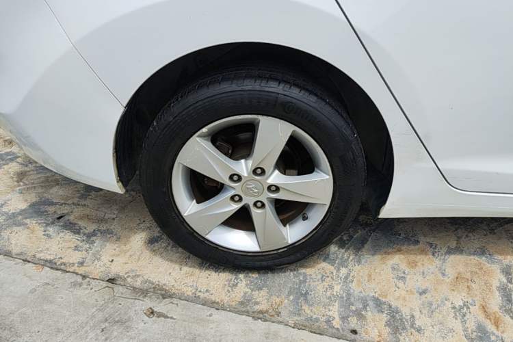 Used Hyundai Elantra (5th Generation / Langdong) 2012 1.6L Automatic Fashion Edition Exterior 5