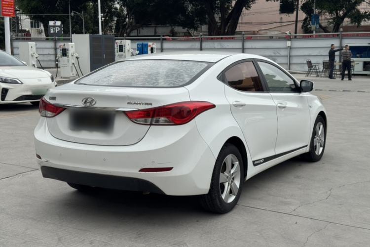 Used Hyundai Elantra (5th Generation / Langdong) 2012 1.6L Automatic Fashion Edition Exterior 6