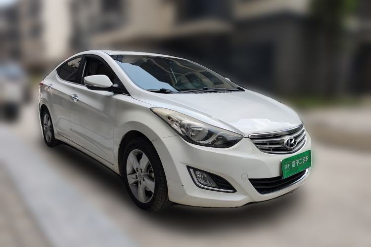 Used Hyundai Elantra (5th Generation / Langdong) 2012 1.6L Automatic Leading Model Front Right 45 Deg