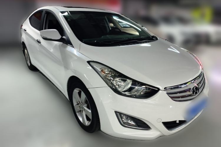 Used Hyundai Elantra (5th Generation / Langdong) 2012 1.6L Automatic Leading Model Front Right 45 Deg