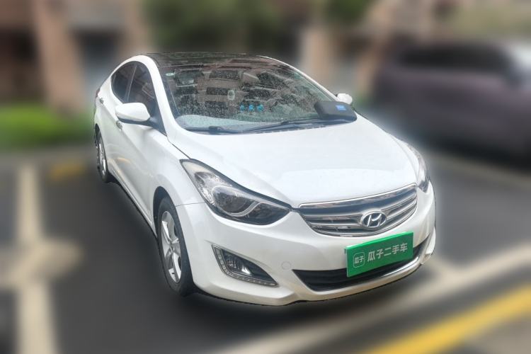 Used Hyundai Elantra (5th Generation / Langdong) 2012 1.6L Automatic Leading Model Front Right 45 Deg