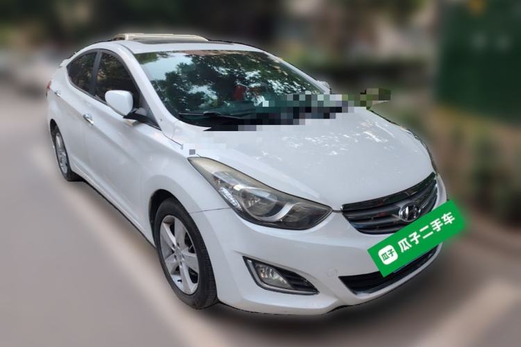 Used Hyundai Elantra (5th Generation / Langdong) 2012 1.6L Automatic Fashion Edition Front Right 45 Deg