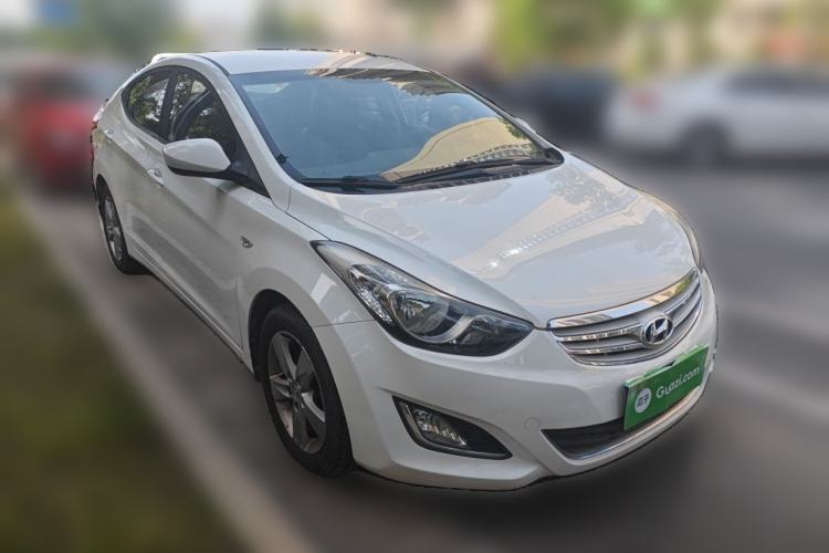 Used Hyundai Elantra (5th Generation / Langdong) 2012 1.6L Automatic Fashion Edition Front Right 45 Deg