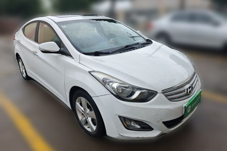Used Hyundai Elantra (5th Generation / Langdong) 2012 1.6L Automatic Leading Model Front Right 45 Deg