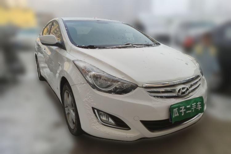 Used Hyundai Elantra (5th Generation / Langdong) 2012 1.6L Automatic Fashion Edition Front Right 45 Deg