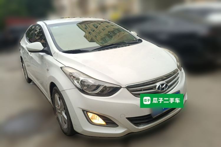 Used Hyundai Elantra (5th Generation / Langdong) 2012 1.6L Manual Fashion Edition Front Right 45 Deg