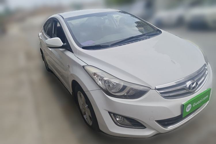 Used Hyundai Elantra (5th Generation / Langdong) 2012 1.6L Automatic Fashion Edition Front Right 45 Deg