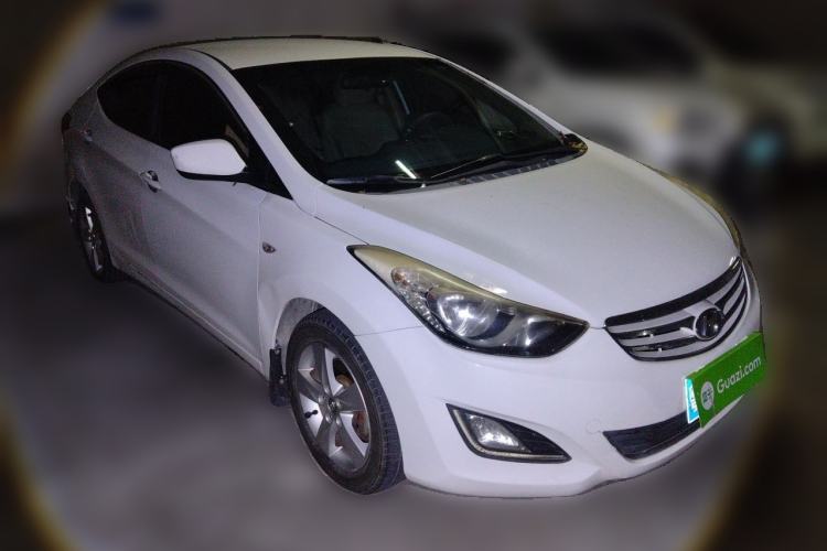 Used Hyundai Elantra (5th Generation / Langdong) 2012 1.6L Automatic Fashion Edition Front Right 45 Deg