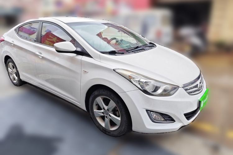 Used Hyundai Elantra (5th Generation / Langdong) 2012 1.6L Automatic Fashion Edition Front Right 45 Deg