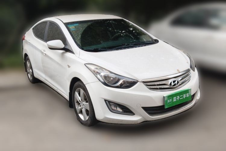 Used Hyundai Elantra (5th Generation / Langdong) 2012 1.6L Automatic Fashion Edition Front Right 45 Deg
