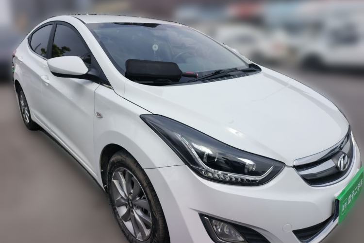 Used Hyundai Elantra (5th Generation / Langdong) 2012 1.6L Automatic Fashion Edition Front Right 45 Deg