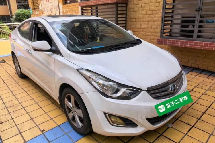 Used Hyundai Elantra (5th Generation / Langdong) 2012 1.6L Manual Leading Model Front Right 45 Deg