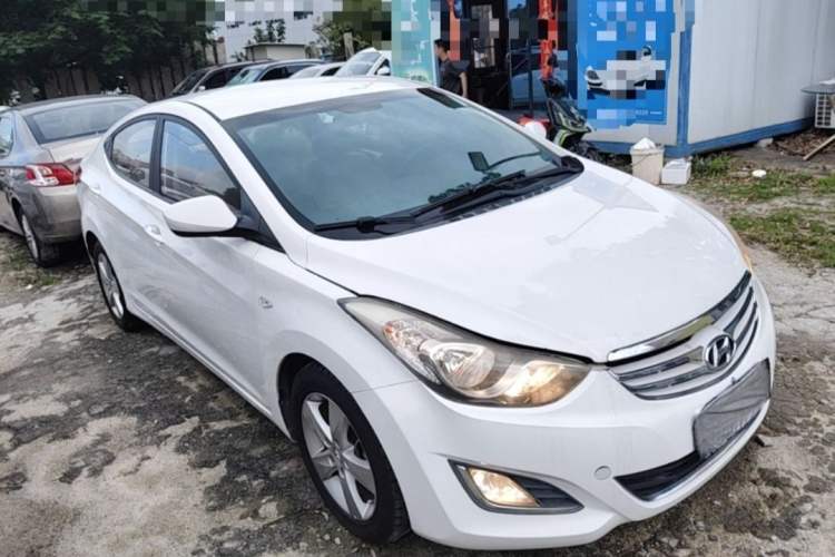 Used Hyundai Elantra (5th Generation / Langdong) 2012 1.6L Manual Fashion Edition Front Right 45 Deg