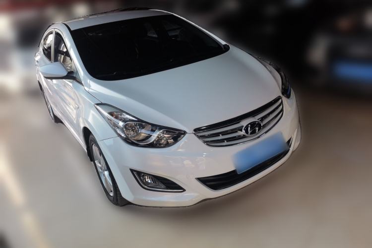Used Hyundai Elantra (5th Generation / Langdong) 2012 1.6L Automatic Fashion Edition Front Right 45 Deg