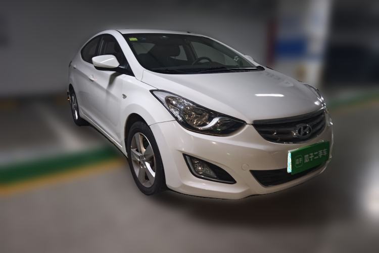 Used Hyundai Elantra (5th Generation / Langdong) 2012 1.6L Automatic Fashion Edition Front Right 45 Deg