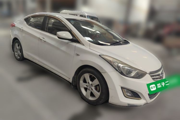 Used Hyundai Elantra (5th Generation / Langdong) 2012 1.6L Automatic Fashion Edition Front Right 45 Deg