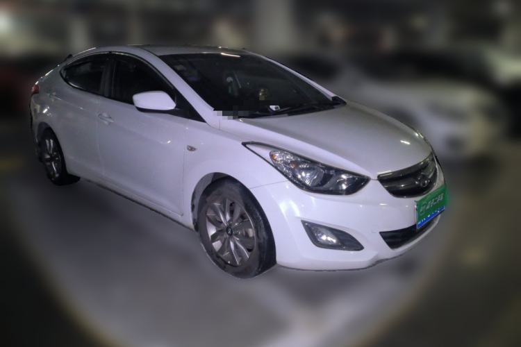Used Hyundai Elantra (5th Generation / Langdong) 2012 1.6L Automatic Fashion Edition Front Right 45 Deg