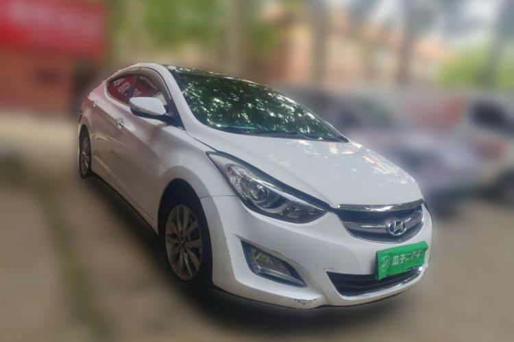 Used Hyundai Elantra (5th Generation / Langdong) 2012 1.6L Manual Leading Model Front Right 45 Deg