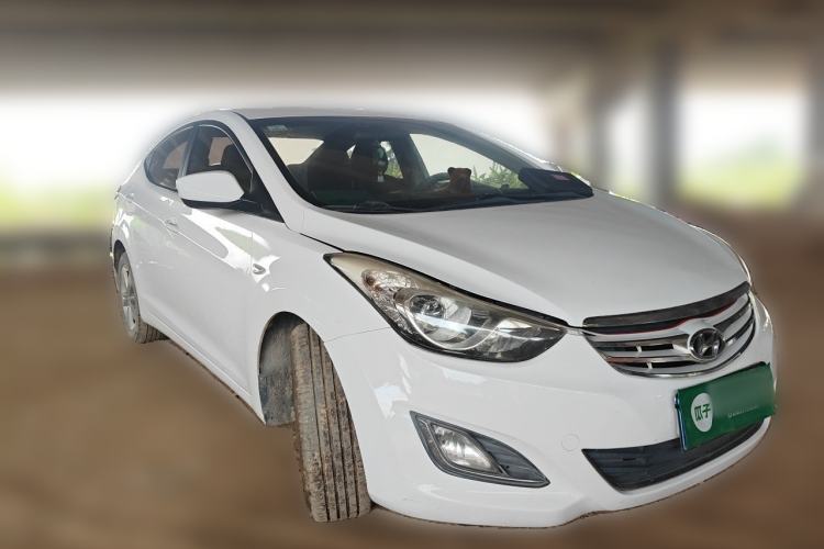 Used Hyundai Elantra (5th Generation / Langdong) 2012 1.6L Automatic Fashion Edition Front Right 45 Deg