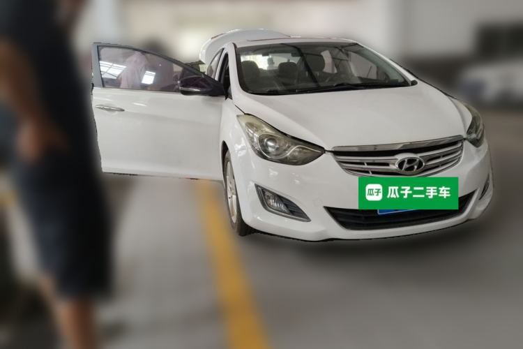 Used Hyundai Elantra (5th Generation / Langdong) 2012 1.6L Automatic Prestige Model Front Right 45 Deg